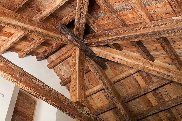 PAVIMENTI DI RECUPERO E MATERIALI PER RISTRUTTURAZIONI (travi-di-legno) - 1