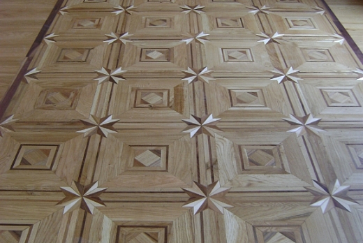 pavimento in legno intarsiato