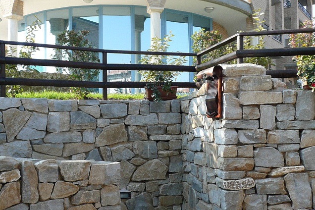 RIVESTIMENTI (continuo) - 3