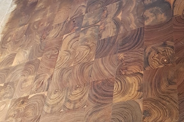 PAVIMENTI DI RECUPERO E MATERIALI PER RISTRUTTURAZIONI (pavimenti-in-legno-a-quadrotti) - 1