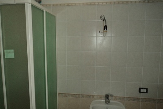 Dutca Catalin Posa in opera pavimenti e rivestimenti - 1