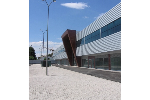 Immobile commerciale e direzionale - architetti Marpillero - Udine