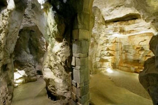 ingresso alla Grotta della cascata