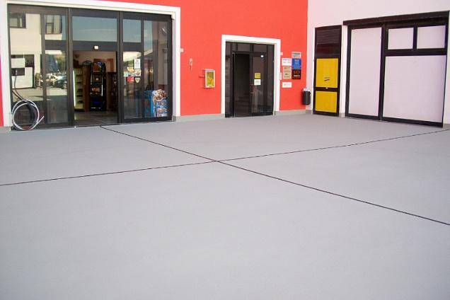 Piazzale realizzato con Poliurea Paviflex