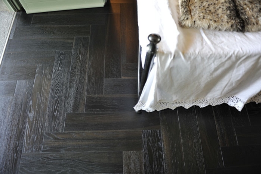 particolare posa spina di pesce alla francese