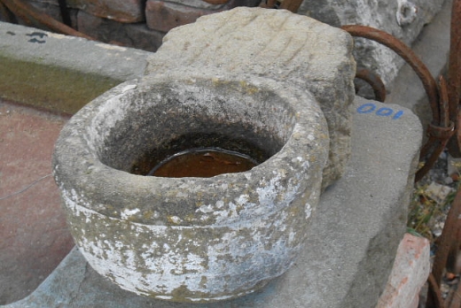 Recuperando Brick and Stone Acquasantiere in pietra antiche - 2