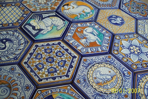 Riproduzione pavimento esagonale maiolicato della Cappella Vaselli in S.Petronio a Bologna