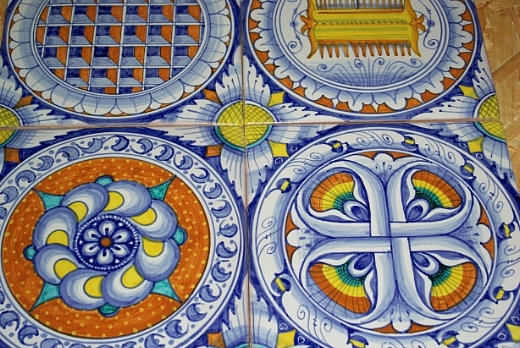 Riproduzione del Pavimento maiolicato della Cappella Landi a Venezia dipinto completamente a mano.