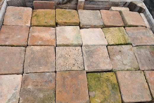 Antiche Demolizioni Pavimento di Recupero in Cotto Quadrato - 1