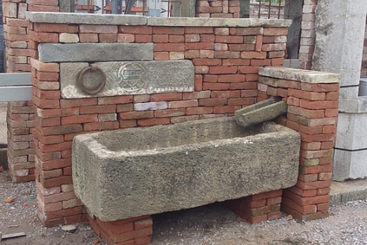 Recuperando Brick and Stone fontana in pietra - 1