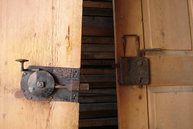 PAVIMENTI DI RECUPERO E MATERIALI PER RISTRUTTURAZIONI (porte-portoni) - 3