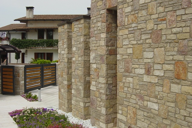 RIVESTIMENTI (continuo) - 1