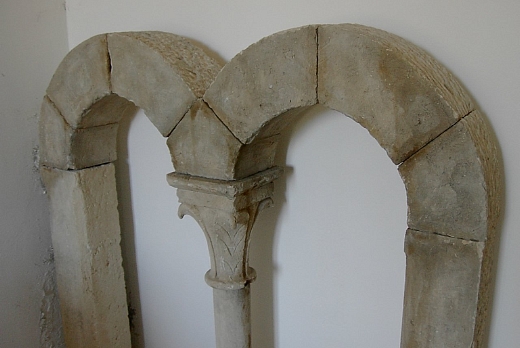 Bandini Danilo Bifora in pietra - 2