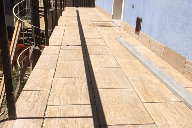 PAVIMENTI IN CERAMICA (piu-colori-in-un-singolo-pezzo) in Emilia-Romagna - 7