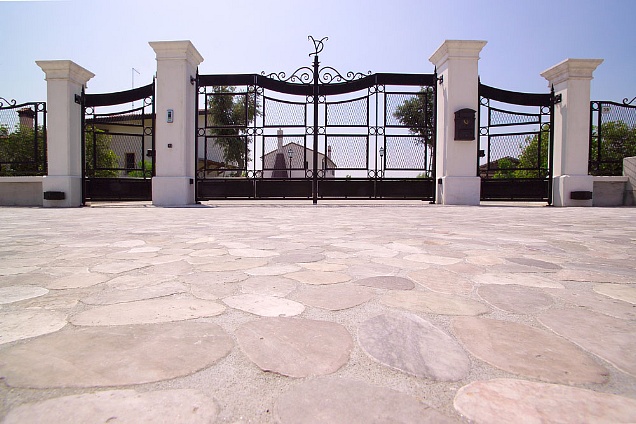 PAVIMENTI IN MARMO / PIETRA (sassi-ciotoli) - 8