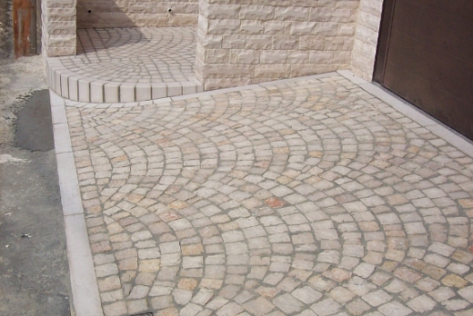 PLM PAVIMENTI ARTISTICI pavimento in sampietrini in marmo di apricena - 1